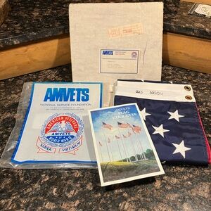 VINTAGE AMVETS American Flag Set with Booklet
New in box 1986